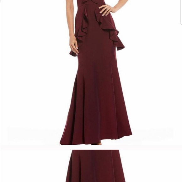 Gown never worn, decided to go with another one. - Picture 2 of 4